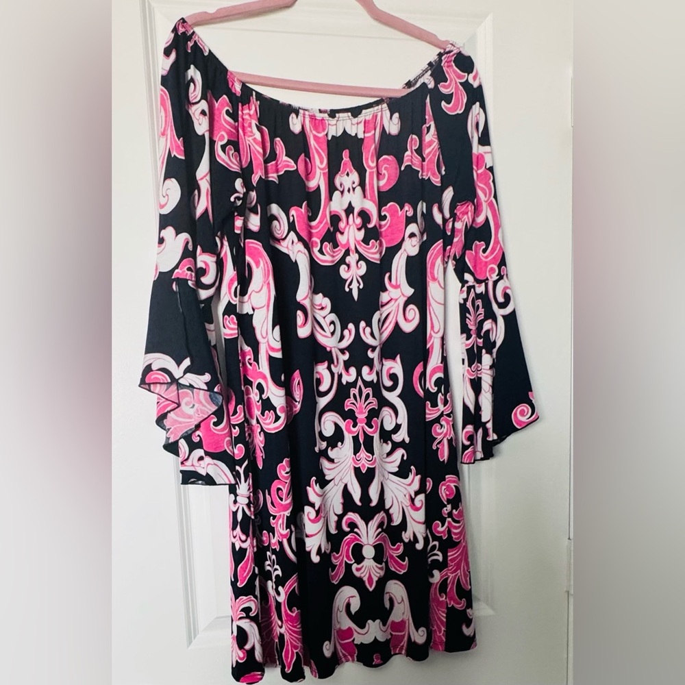 Elegant Pink and Black Patterned Dress